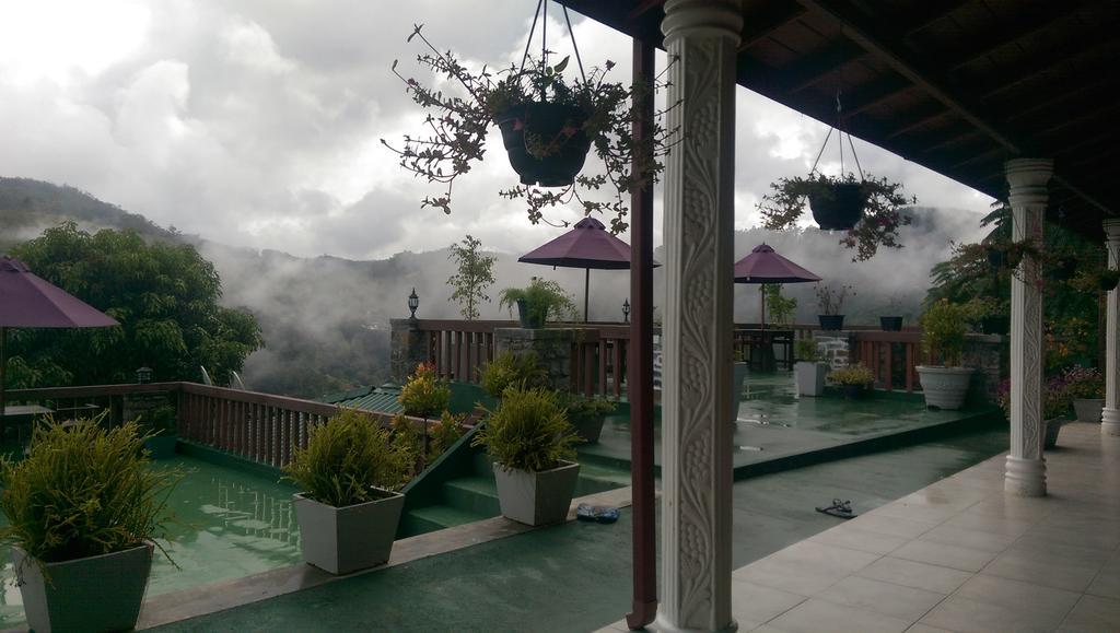 Laura Hotel Ella Bagian luar foto