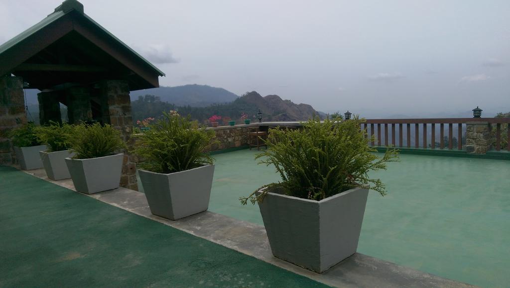 Laura Hotel Ella Bagian luar foto