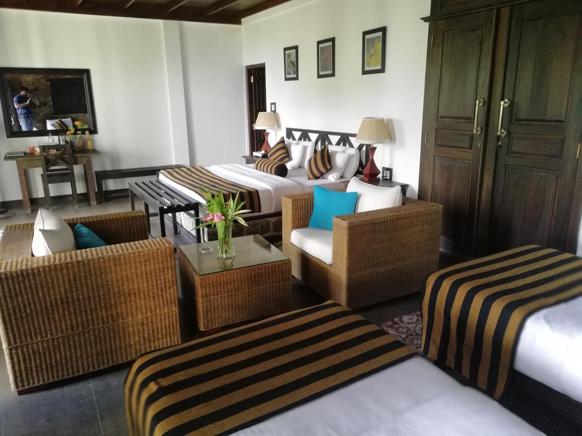 Laura Hotel Ella Bagian luar foto