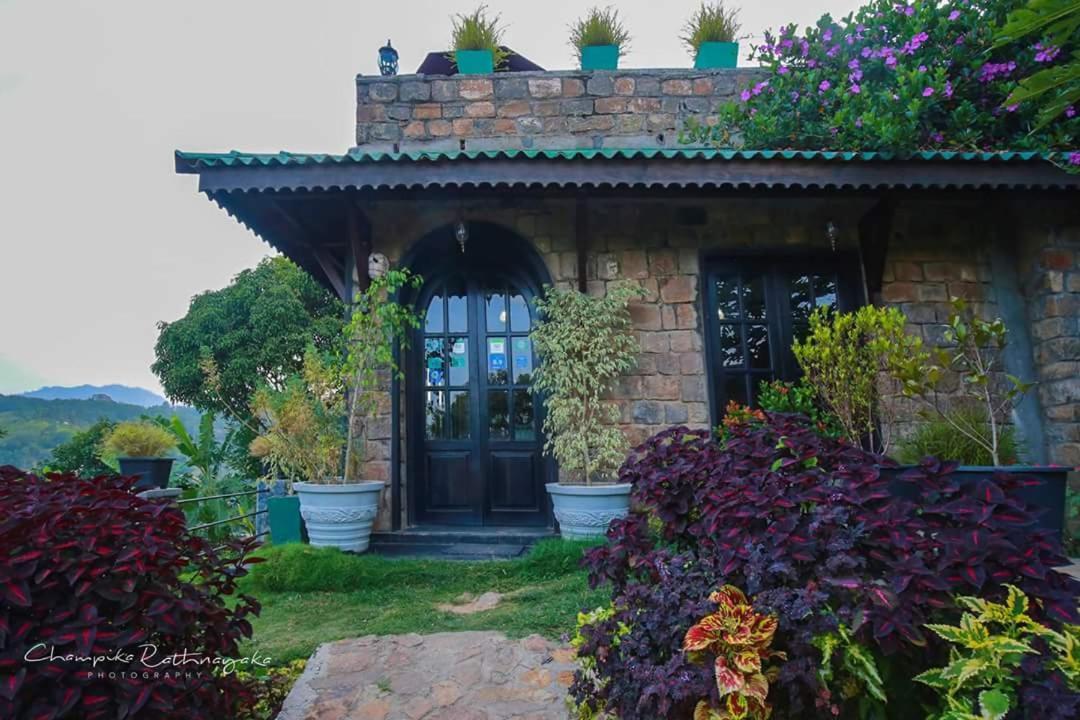 Laura Hotel Ella Bagian luar foto
